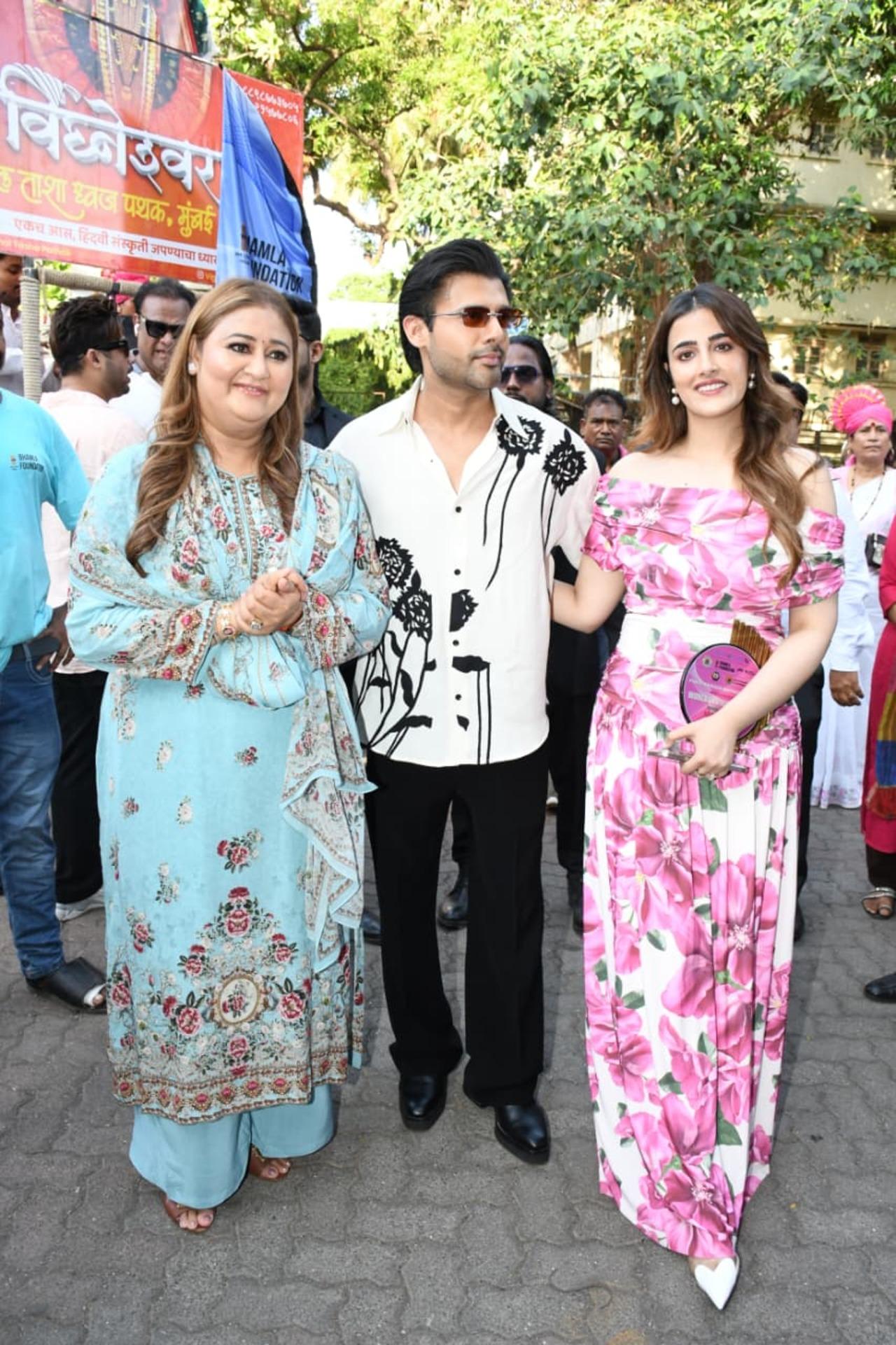 Nupur Sanon and Stebin Ben were also spotted at the event as they posed with the organisers. Nupur Sanon and Stebin Ben were also spotted at the event as they posed with the organisers.